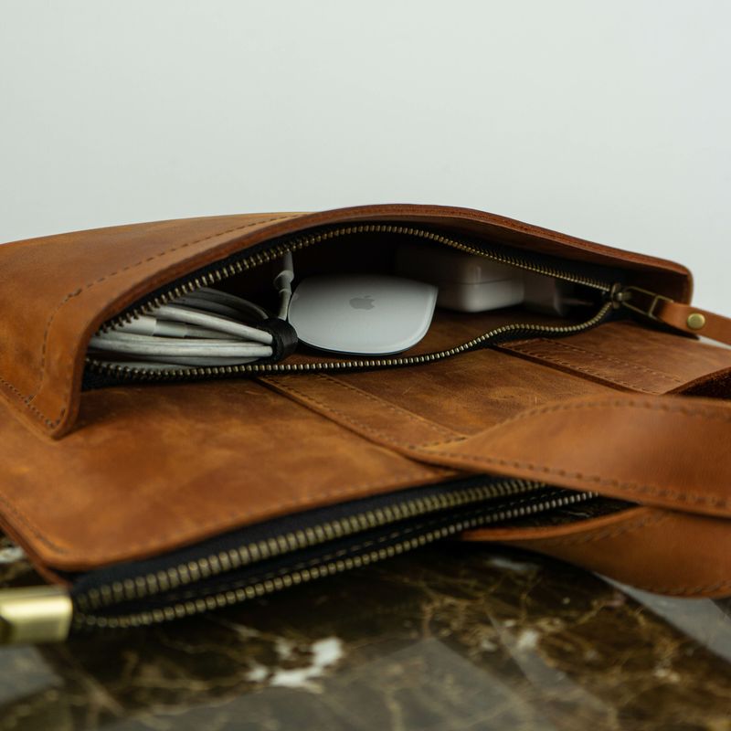 Шкіряний чохол для ноутбука 13"-14" коричневий вінтажний з карманом