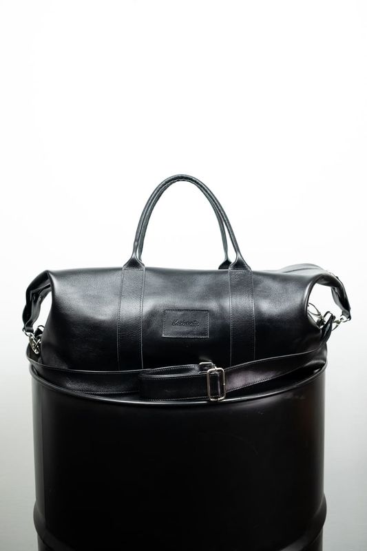Дорожная кожаная сумка чёрная. Спортивная сумка из натуральной кожи. Саквояж для ручной клади. Power