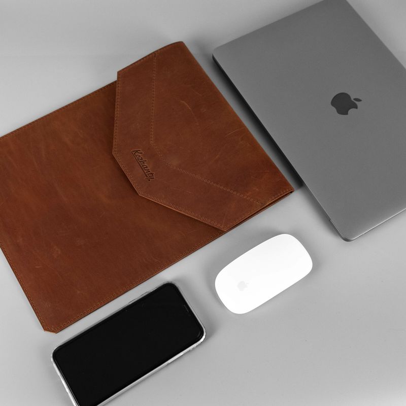Шкіряний чохол для MacBook Air 13" (2018-2023) коричневий вінтажний