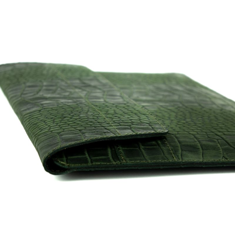 Кожаный чехол для ноутбука 13"-14" оливковый под крокодила