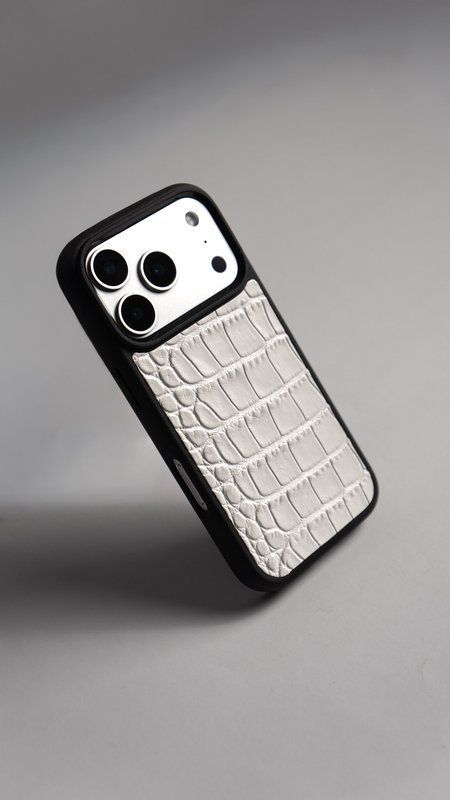Чехол для iPhone из кожи под крокодила Cayman white
